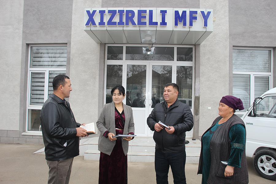 Xizr eli mahallasining hokim yordamchisi aholining yaqin koʻ