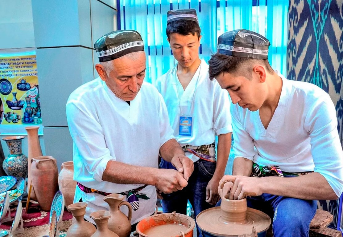 BOLALAR NEChA YoShDAN MEHNAT QILIShGA HAQLI?...