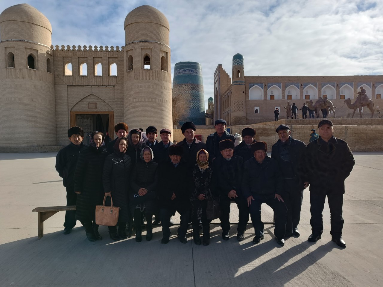 Arnaboʻyi MFY masʼullari hududning faol nuroniylari uchun Xi