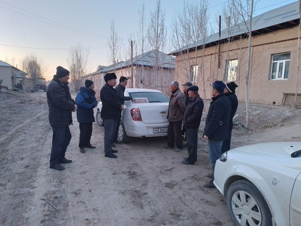 ОҚ ОЛТИН ОВУЛИДА ҲУДУД МАСЪУЛЛАРИ ВА ТУМАН КЕНГАШИ ДЕПУТАТИ 