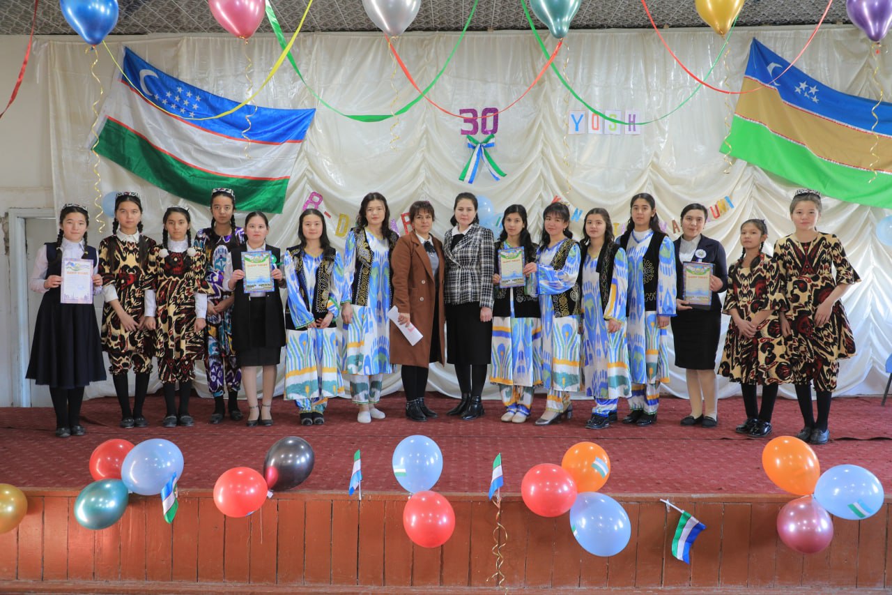 18-sonli maktabda tarix-huquq,tarbiya fanlari oyligi doirasi