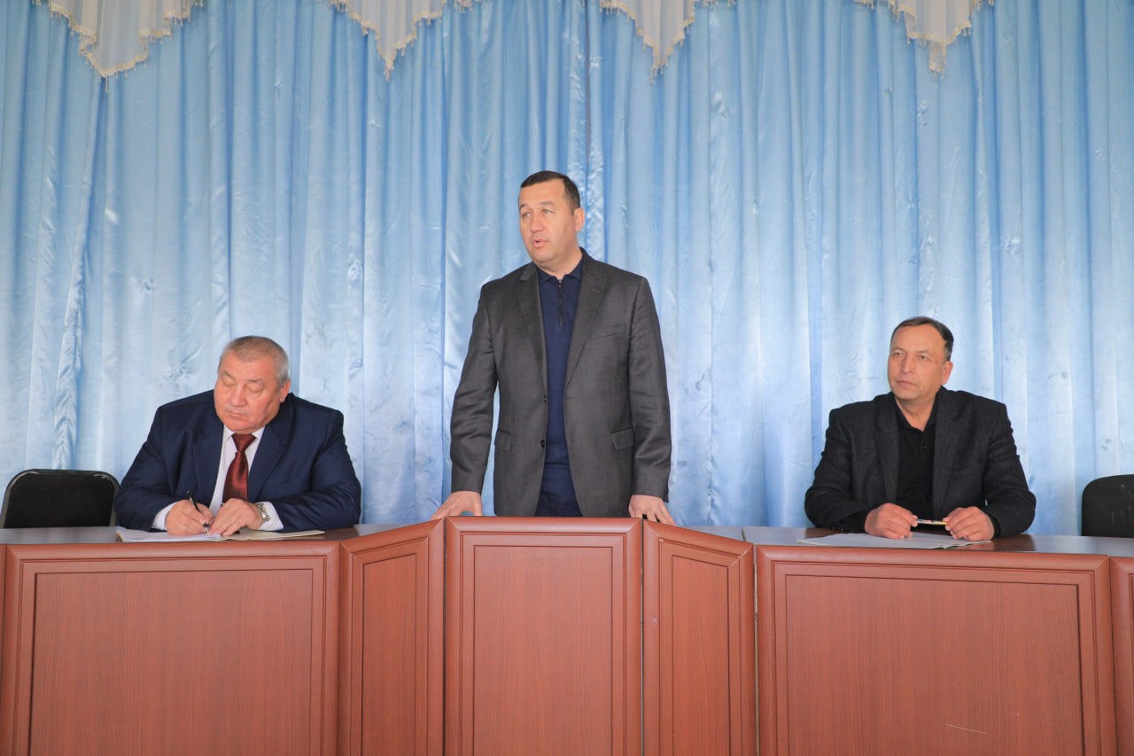 TUMAN HOKIMI S.YOʻLDAShEV OLMAZOR MAHALLASI YoShLARI BILAN U