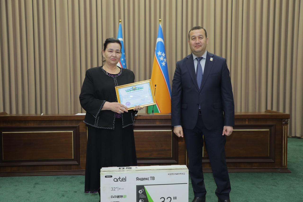 Yil yakunida bir guruh fidoiylarning mehnatlari eʼtirof etil