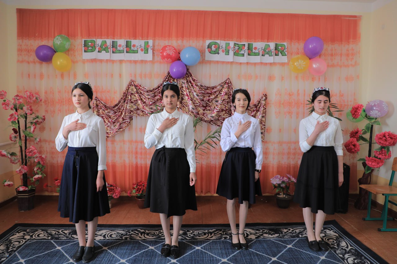 77-SONLI MAKTABDA "BALLI QIZLAR" KOʻRIK-TANLOVI OʻTKAZILDI