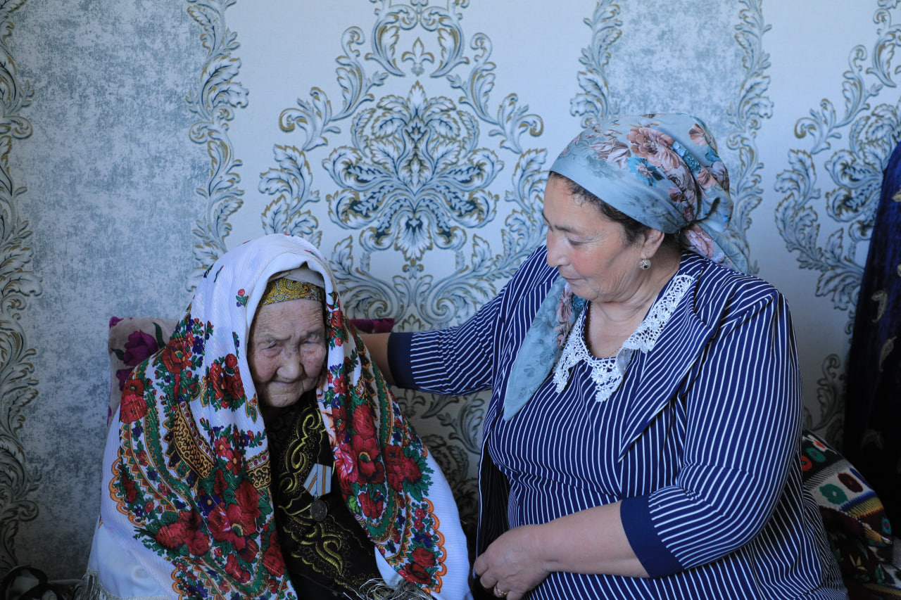 XOTIRALARDA QOLGAN MAShAQQATLI KUNLAR
