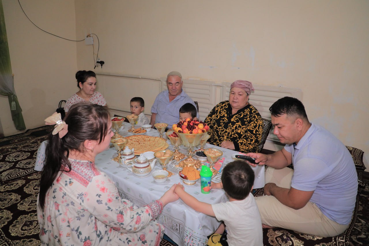 МАЪРИФАТПАРВАР ОИЛА 