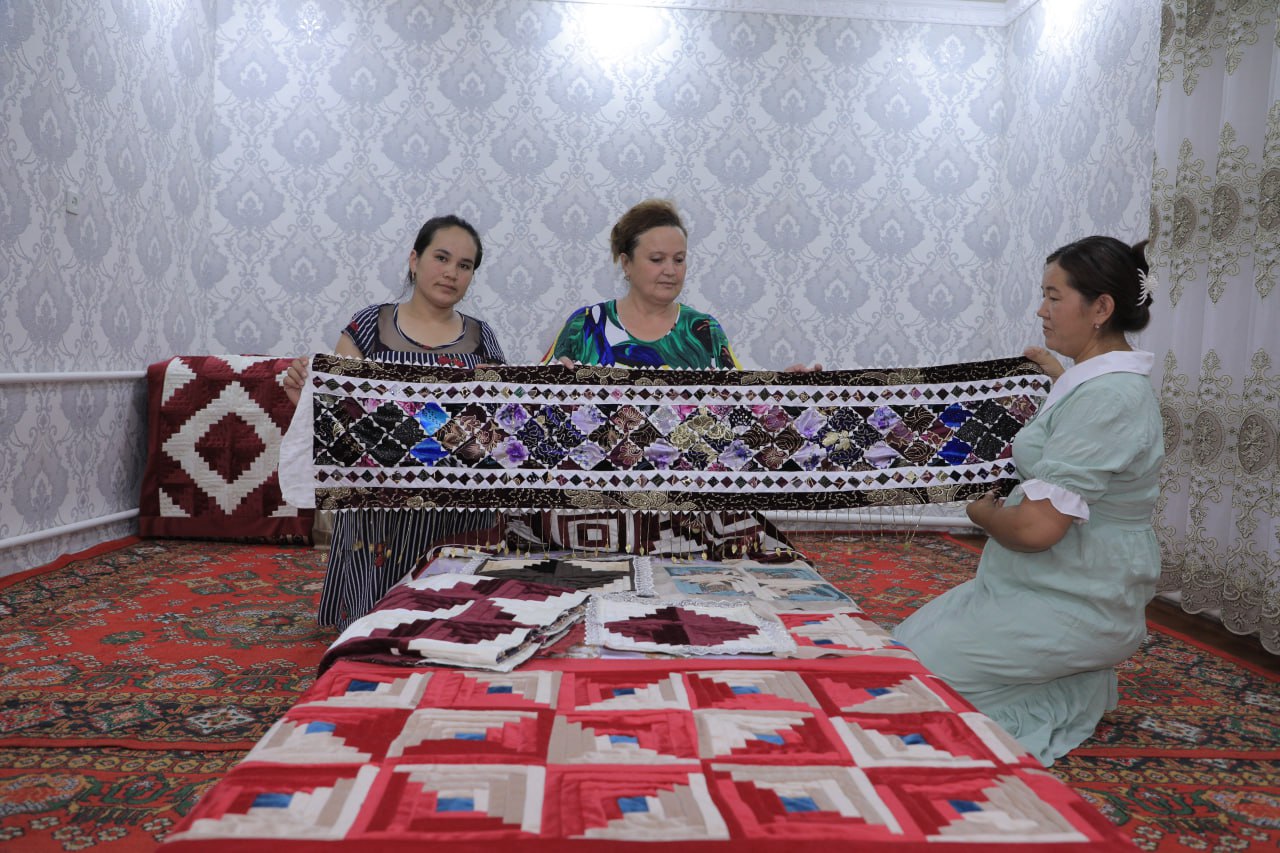 Oʻzini oʻzi band qilib, daromad topayotgan xotin-qizlar tajr