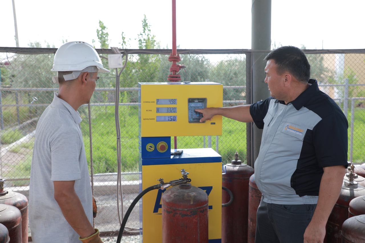 ISTEʼMOLChILAR SUYuLTIRILGAN GAZ BILAN UZLUKSIZ TAʼMINLANISh