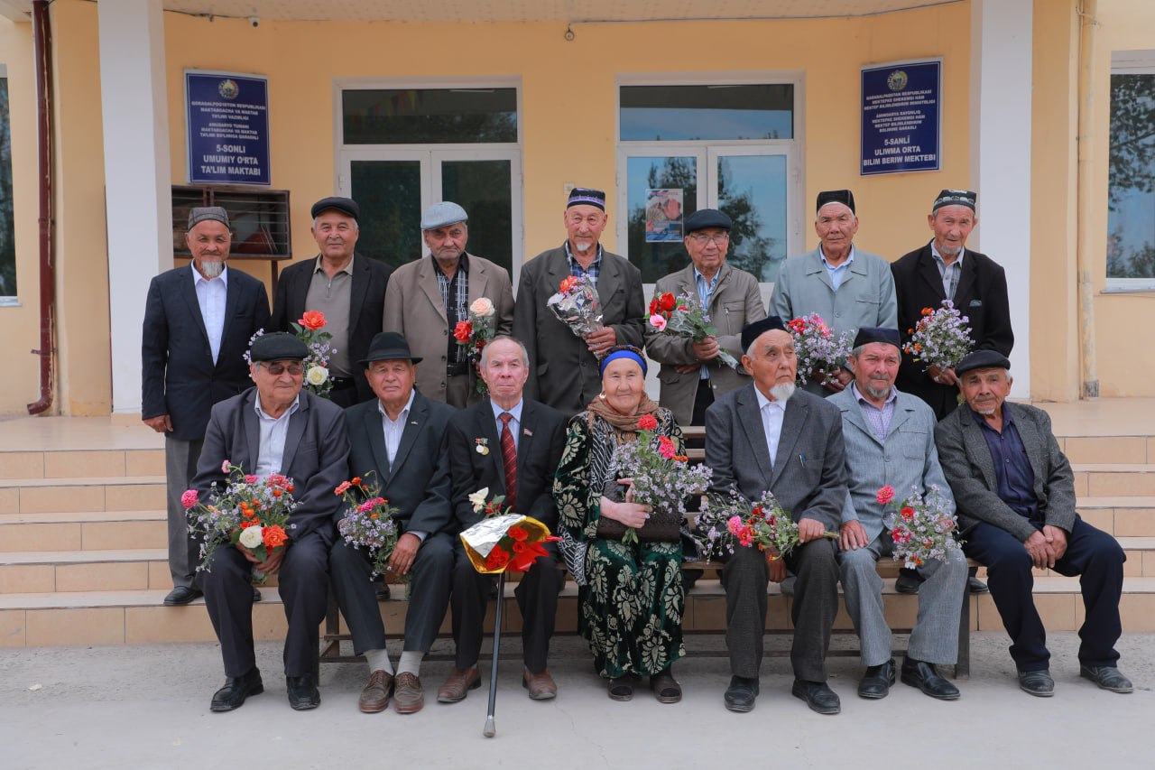 SINFDOShLAR 60-YILDAN KEYIN YaNA MAKTABDA DIYDORLAShDI