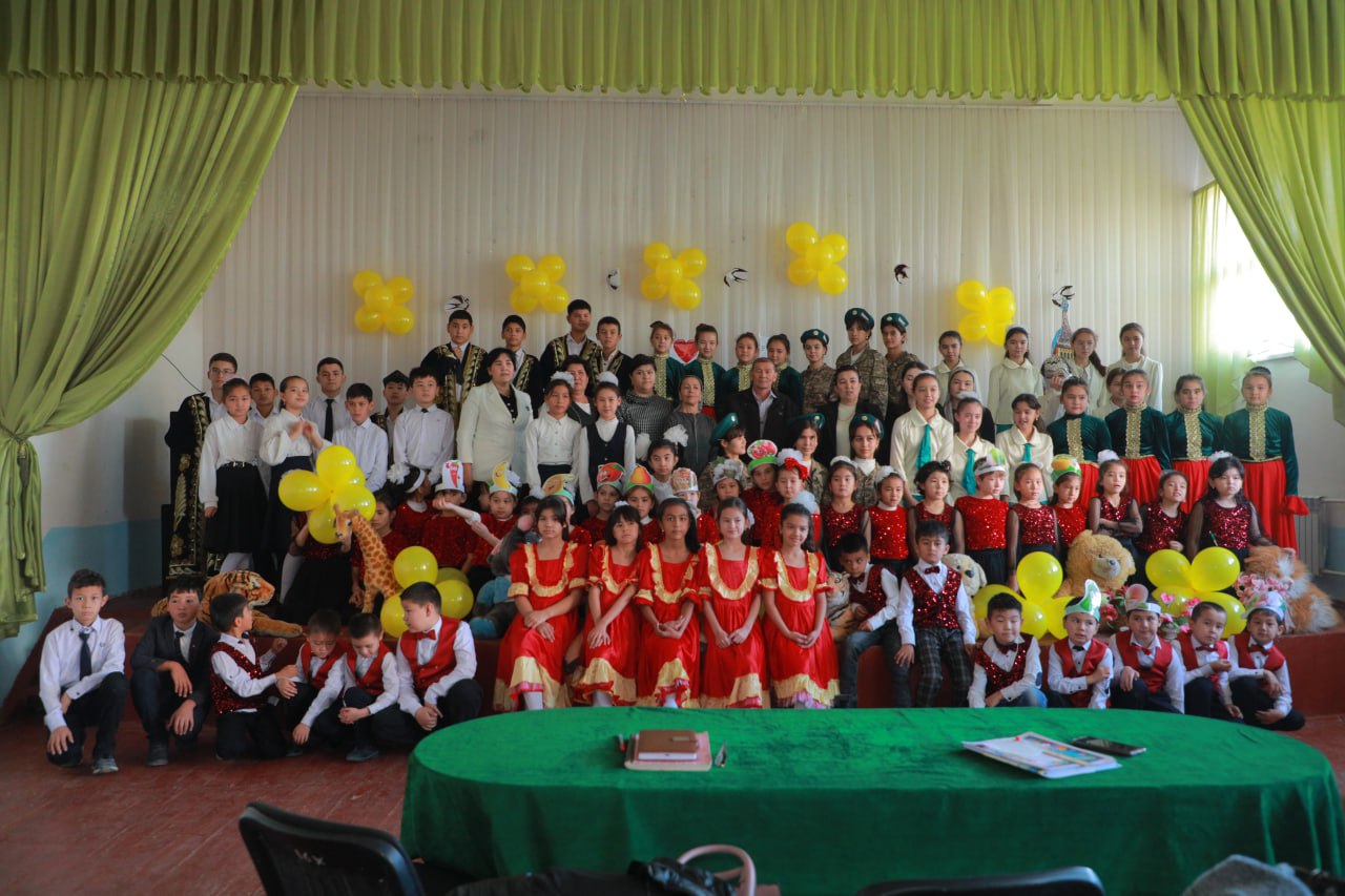 36-SONLI MAKTABDA “WE LOVE ENGLISH” DEB NOMLANGAN TADBIR OʻT