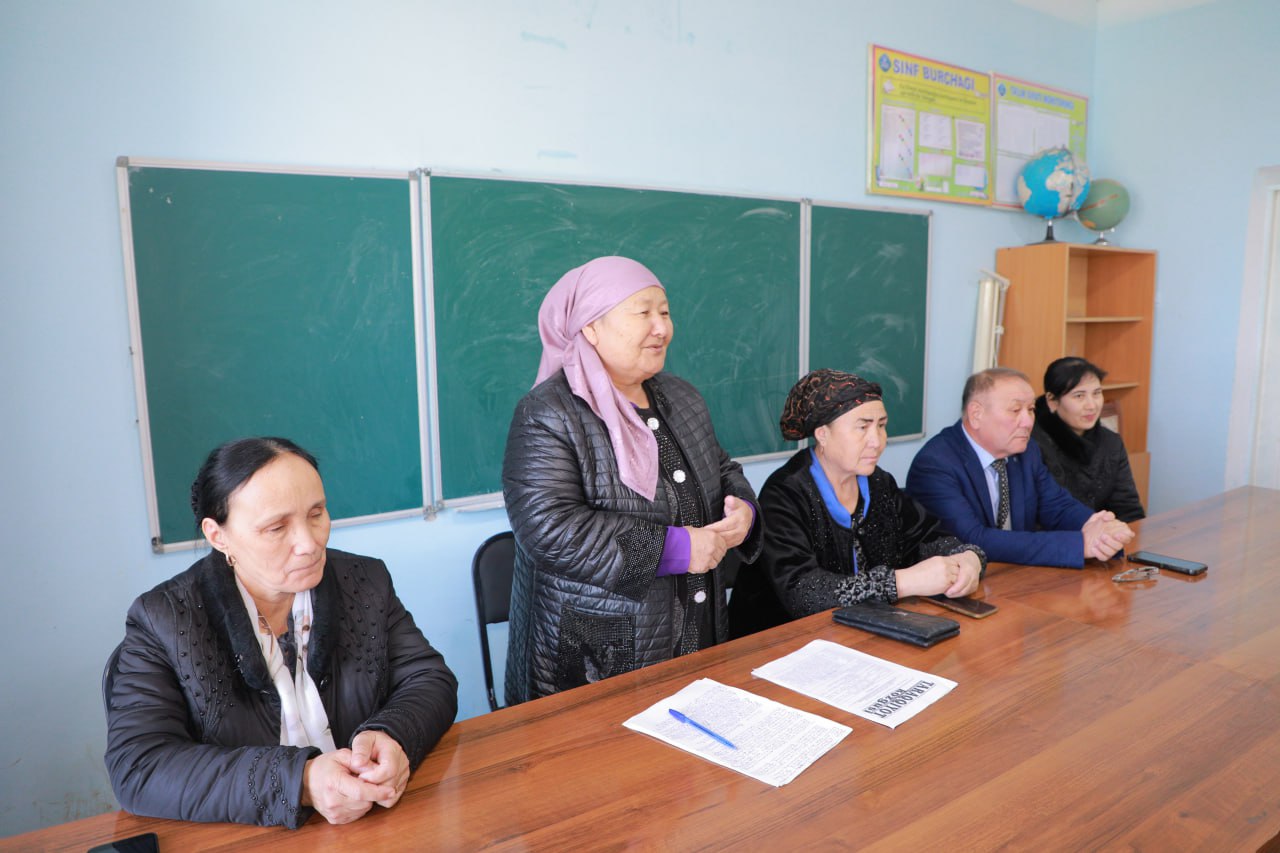 52-СОНЛИ МАКТАБДА "ТАРАҚҚИЁТ КЎЗГУСИ" ГАЗЕТАСИ ТАҲРИРИЯТИ ТОМОНИДАН “МАЪНАВИЯТ КУНИ” ДОИРАСИДА СУҲБАТ ЎТКАЗИЛДИ