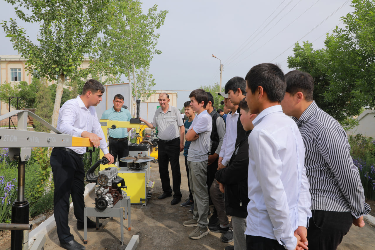 2-sonli kasb-hunar maktabida “Ochiq eshiklar kuni” va “Kasbl