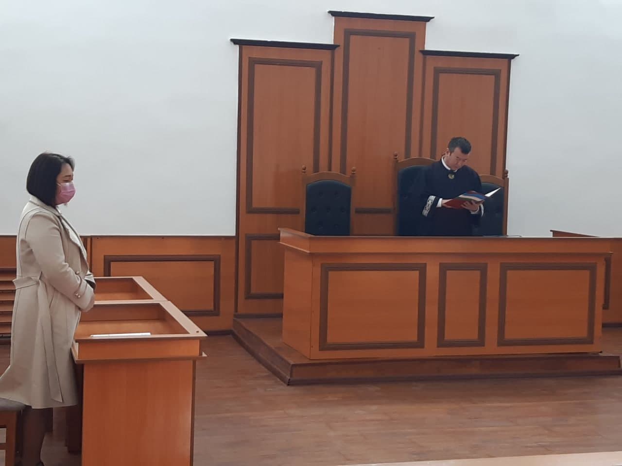 ОЧИҚ СУД МАЖЛИСИДА ЙЎЛ-ТРАНСПОРТ ҲОДИСАСИГА ДОИР ИШ МУҲОКАМА