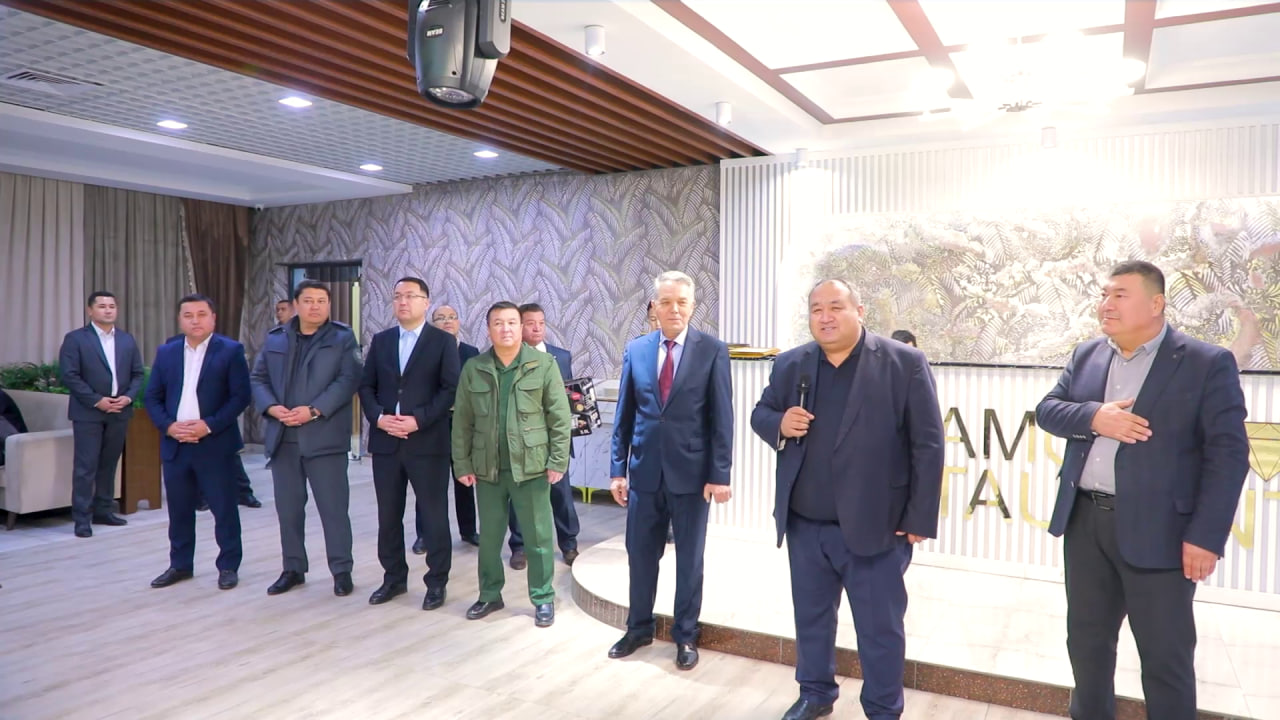 Амударё туманида Тиббиёт ходимлари куни кенг нишонланди