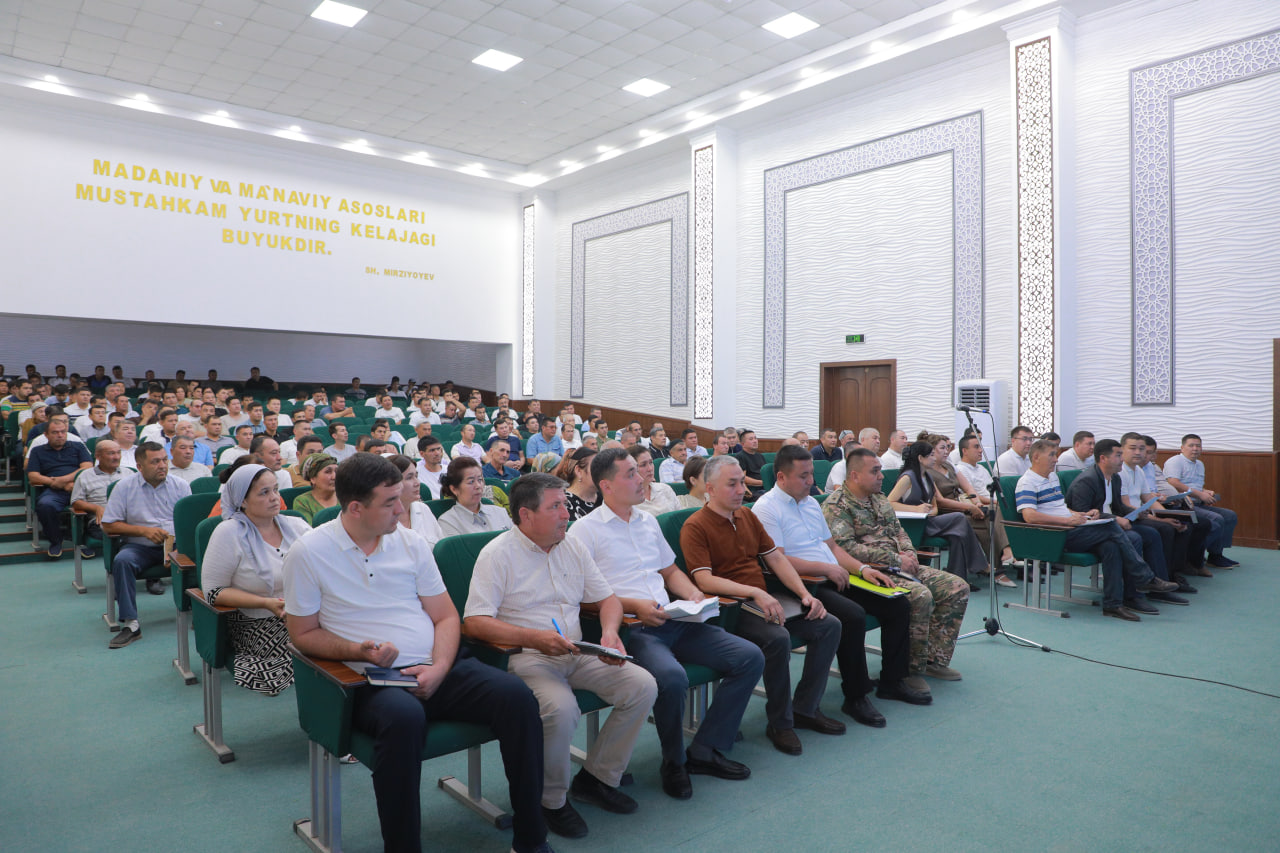Амударёлик тадбиркорлар билан очиқ мулоқот бўлиб ўтди