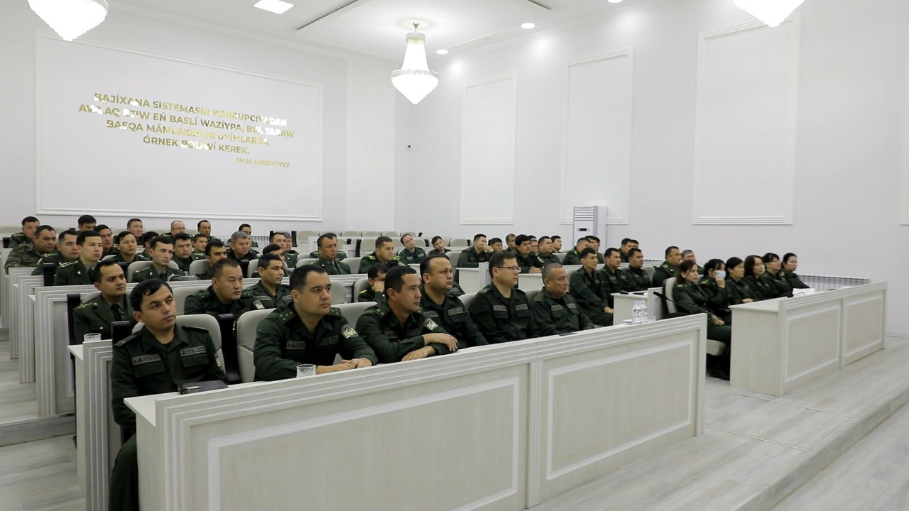 Коррупцияга қарши кураш – тараққиёт кафолати: Қорақалпоғистон божхонасида очиқ мулоқот ўтказилди