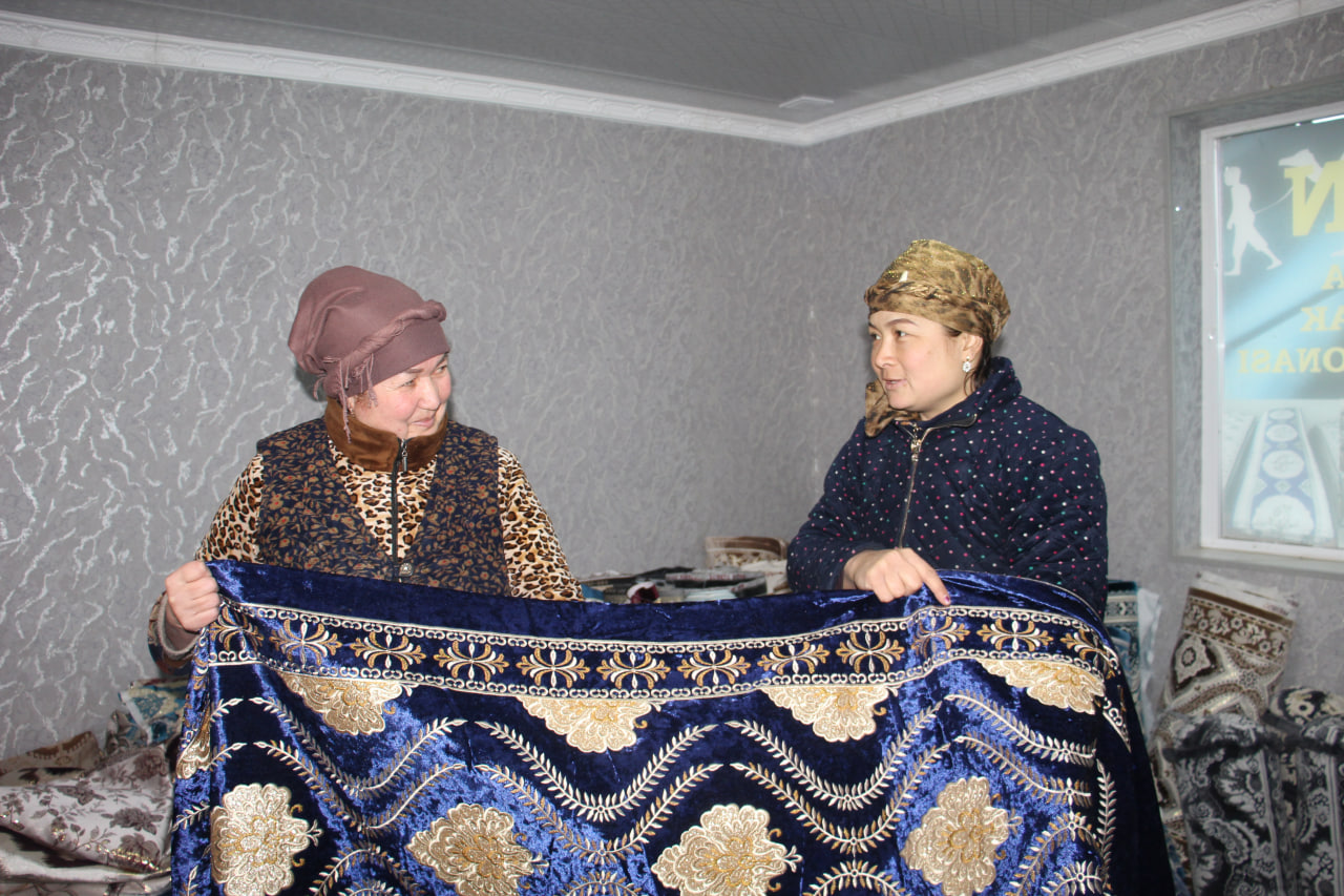 АМУДАРЁЛИК ТИКУВЧИ АЁЛНИНГ МУВАФФАҚИЯТ СИРЛАРИ