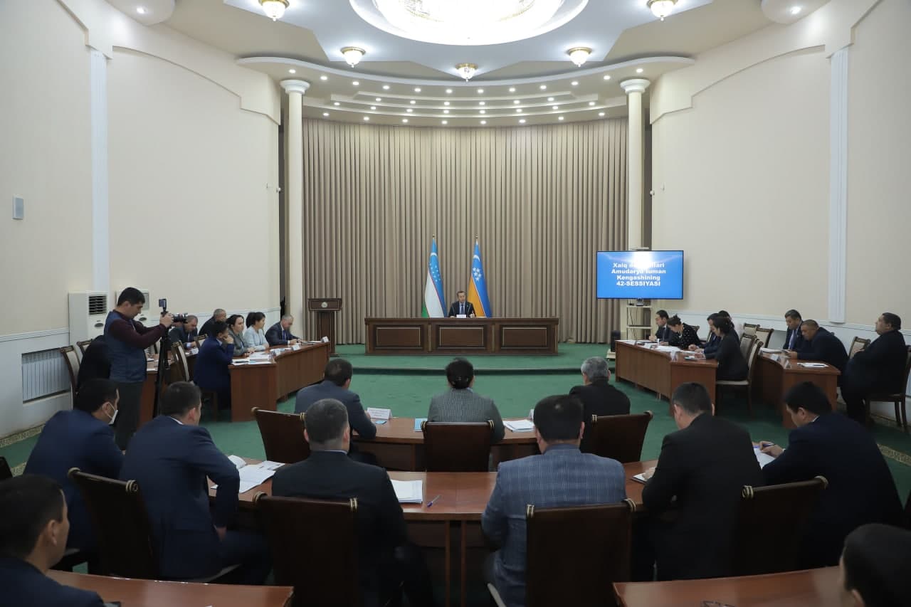 Xalq deputatlari Amudaryo tuman Kengashining 42-sessiyasi to