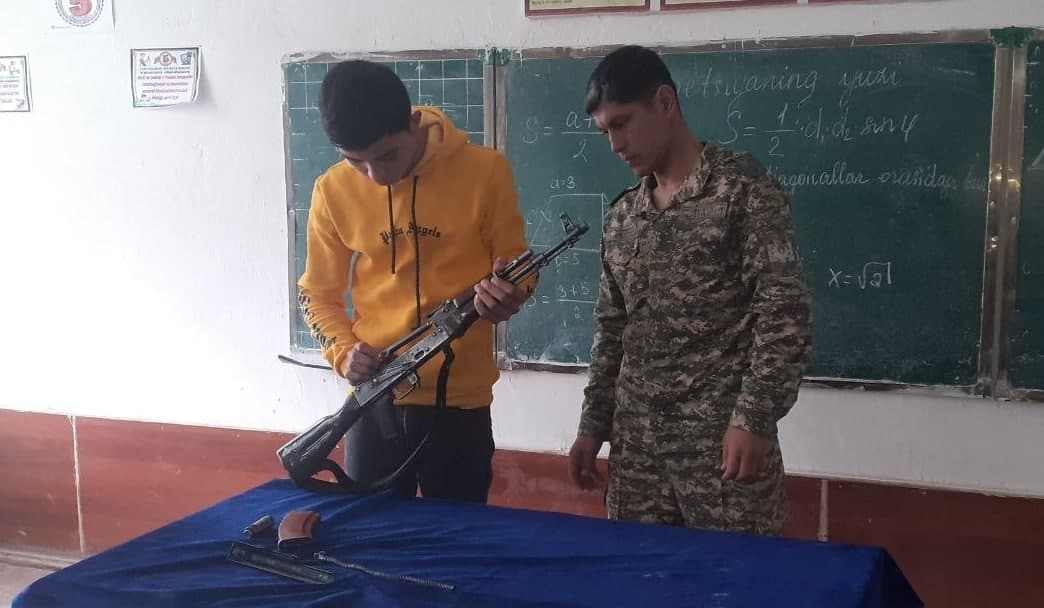 36-SONLI MAKTABDA HARBIY XIZMATChI MAHORAT DARSINI TAShKIL E