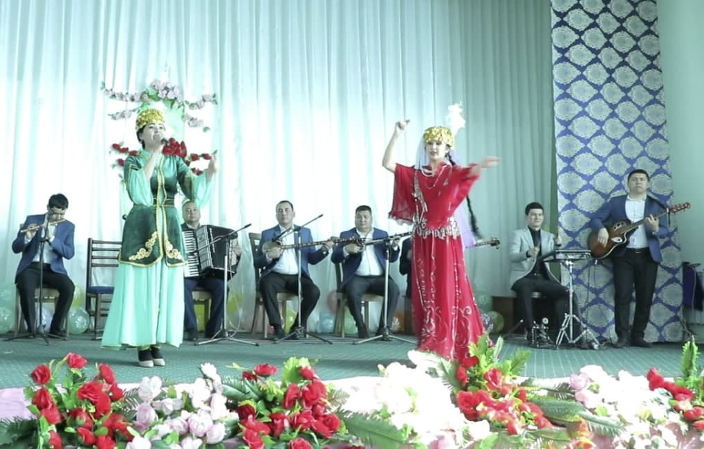 АМУДАРЁЛИК АЁЛ-ҚИЗЛАРГА ҲУРМАТ-ЭҲТИРОМ КЎРСАТИЛДИ