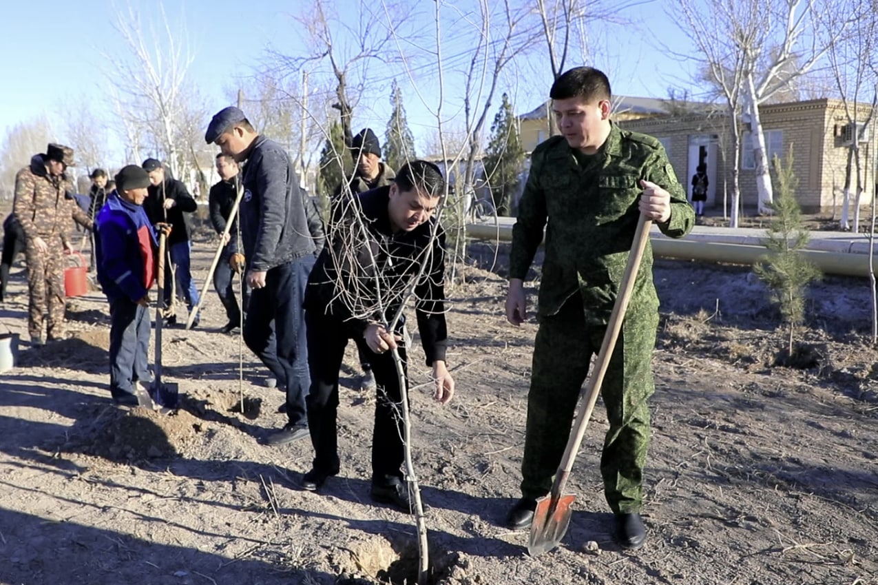 “Яшил макон” лойиҳаси доирасида секторлар раҳбарлари дарахт 