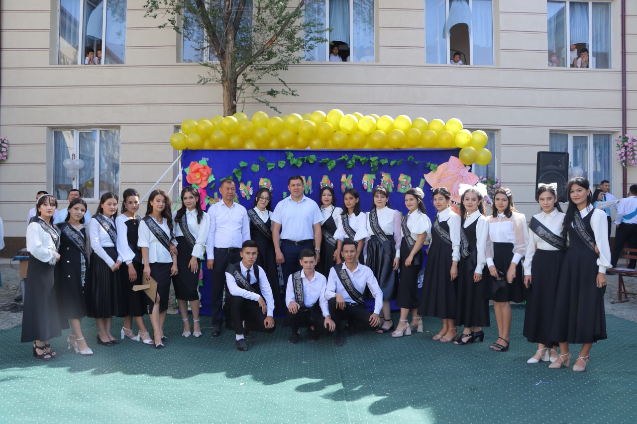 40-sonli maktabda joriy oʻquv yili yakuniga bagʻishlangan "S