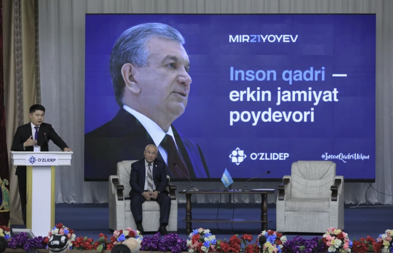 OʻzLiDePdan Prezidentlikka nomzod Shavkat Mirziyoyevning Qor