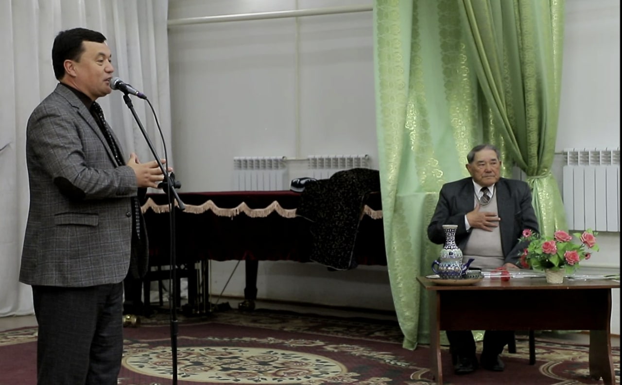 МУСИҚА ВА САНЪАТ МАКТАБИДА УСТОЗ САНЪАТКОР БИЛАН УЧРАШУВ ЎТК