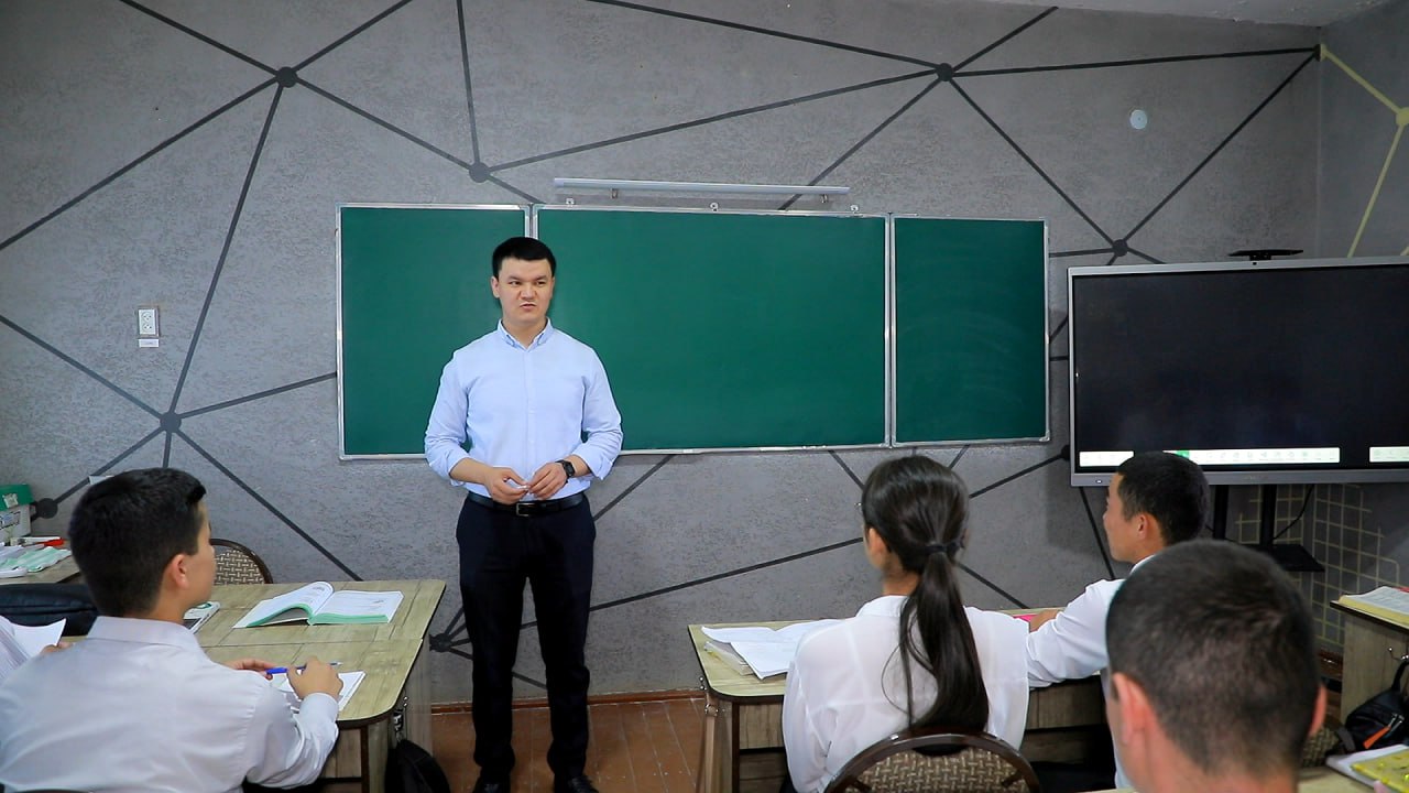 AMUDARYo TAʼLIM-TARBIYa SOHASINING UCh YoRQIN YuLDUZI