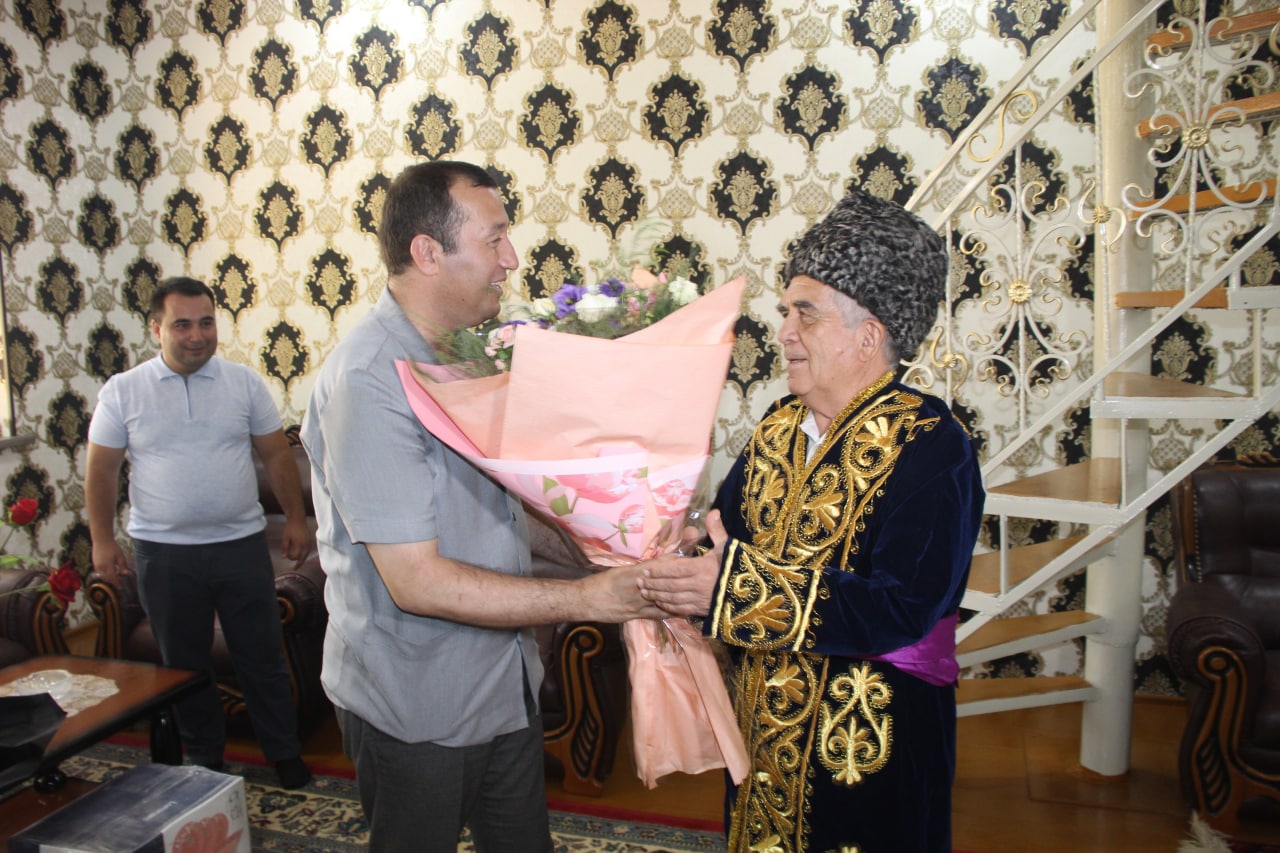 Qoraqalpogʻistonda xizmat koʻrsatgan sanoat xodimi Baxram Ju