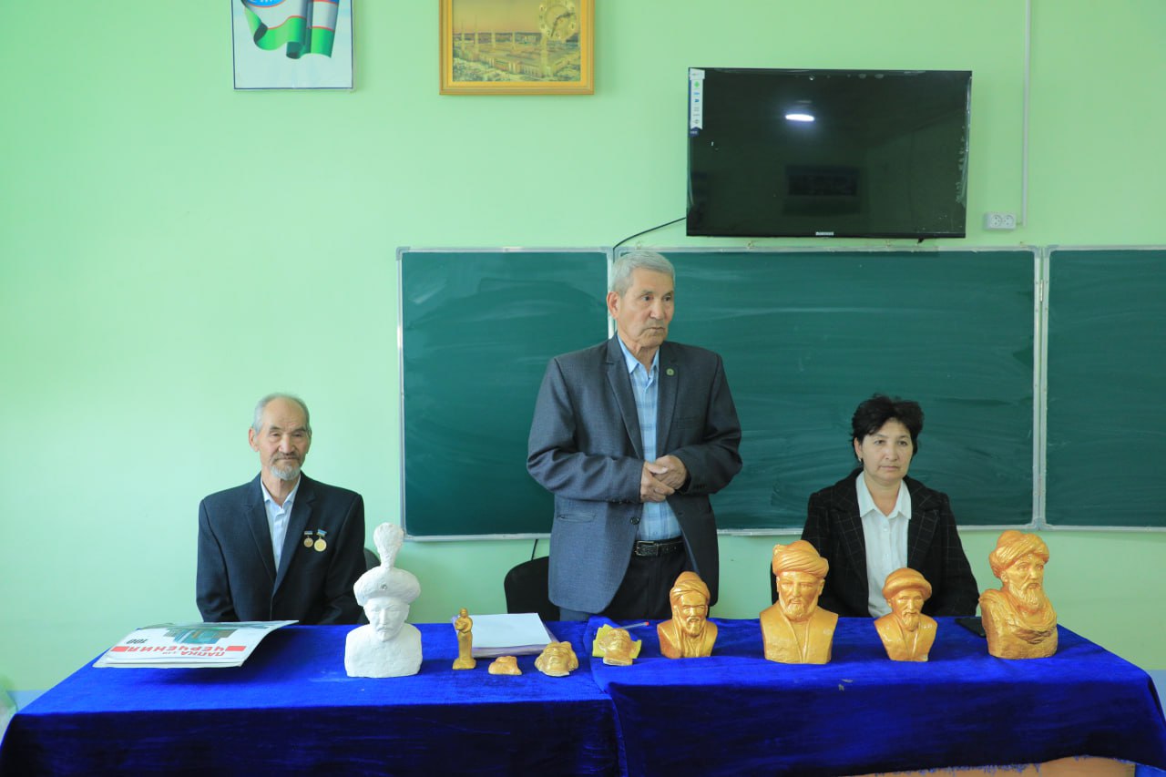 TANIQLI IJODKOR MAKTAB OʻQUVChILARI BILAN UChRAShDI