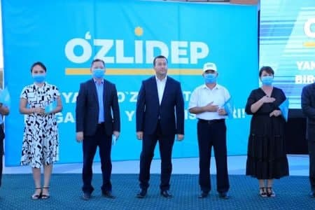 ХОТИРА ХИЁБОНИДА “ЯНГИ ЎЗБЕКИСТОННИ БИРГАЛИКДА ҚУРАМИЗ” ШИОР