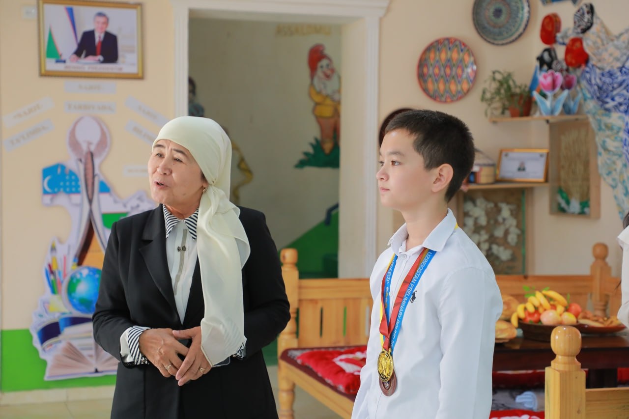 Taʼlim sifati – bosh maqsad: tuman rahbarlari 40-sonli maktab jamoasi va oʻquvchilari bilan uchrashdi