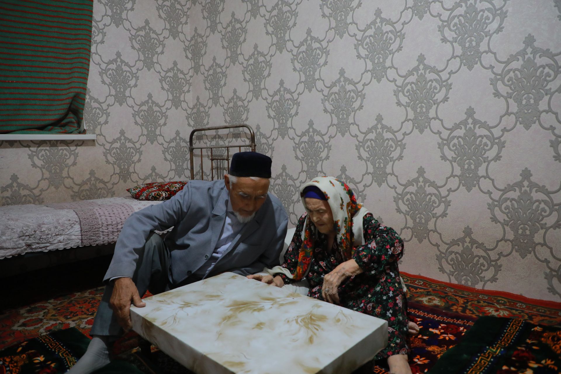 Mustaqillik bayrami arafasida frontorti mehnat faxriylari holidan xabar olindi