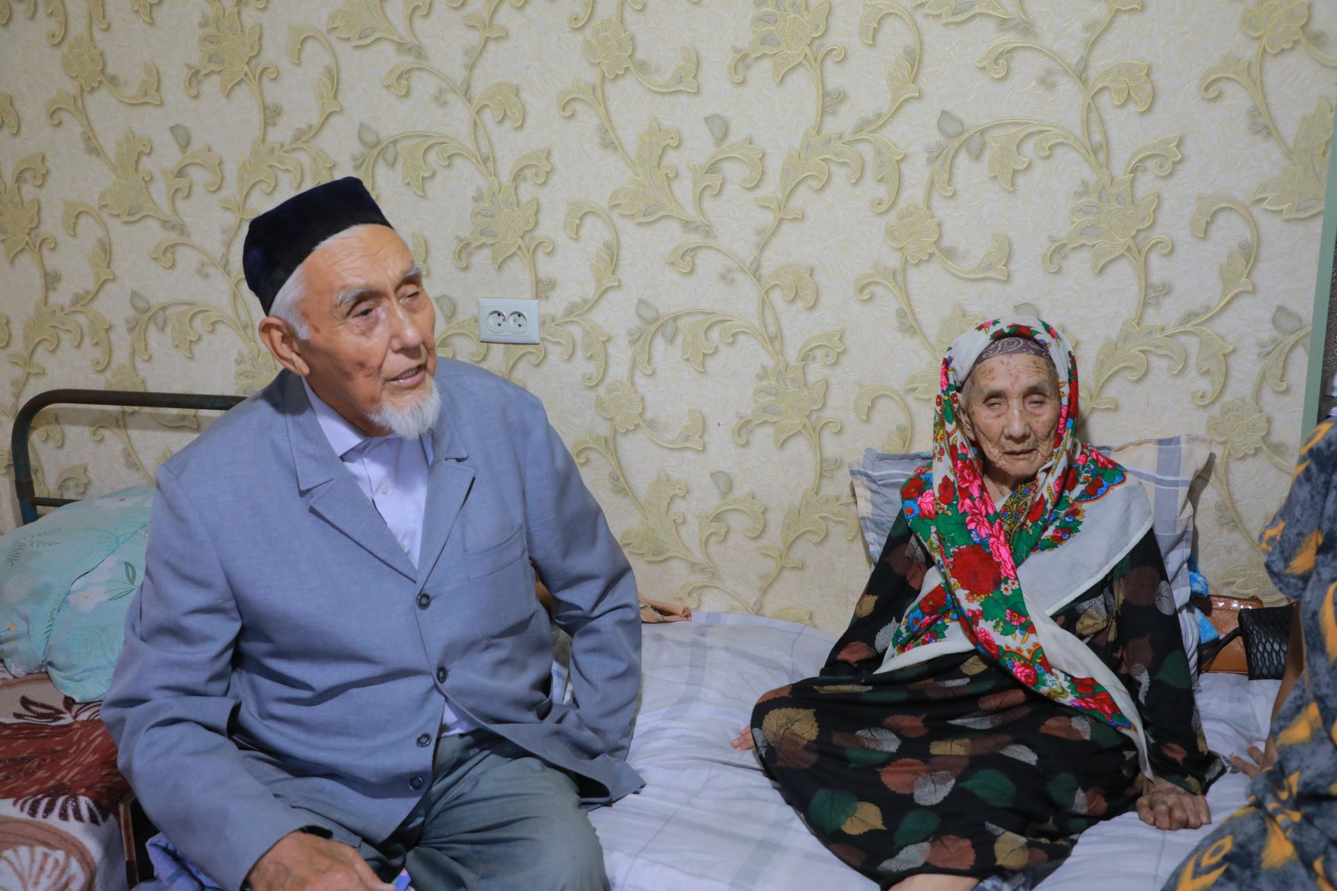 Mustaqillik bayrami arafasida frontorti mehnat faxriylari holidan xabar olindi