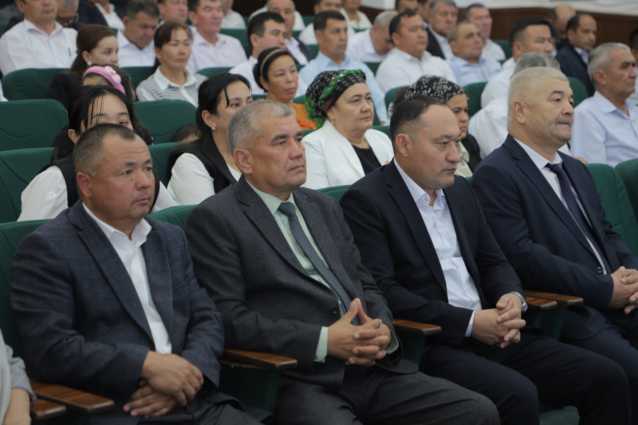 Амударё туманида 1 октябрь — Ўқитувчи ва мураббийлар куни кенг нишонланди