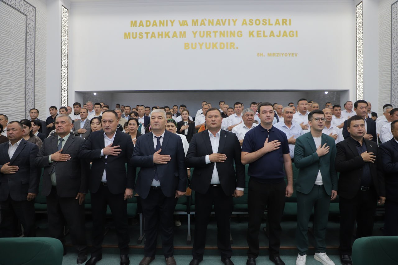 Амударё туманида 1 октябрь — Ўқитувчи ва мураббийлар куни кенг нишонланди