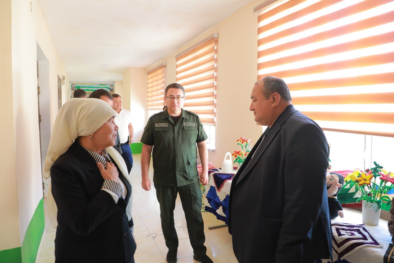Taʼlim sifati – bosh maqsad: tuman rahbarlari 40-sonli maktab jamoasi va oʻquvchilari bilan uchrashdi