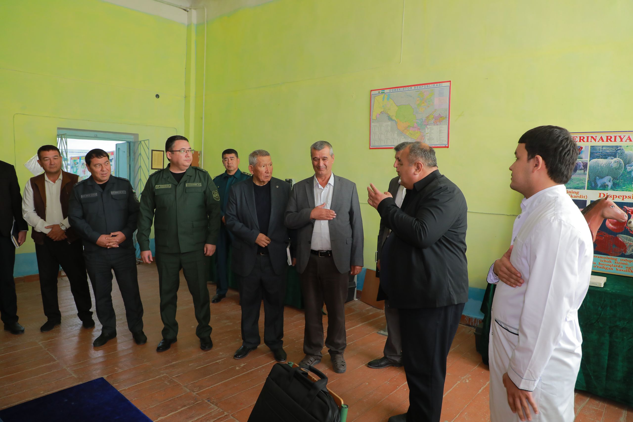 Амударёда ёшларнинг касбий таълими ва бандлиги масалалари ўрганилди