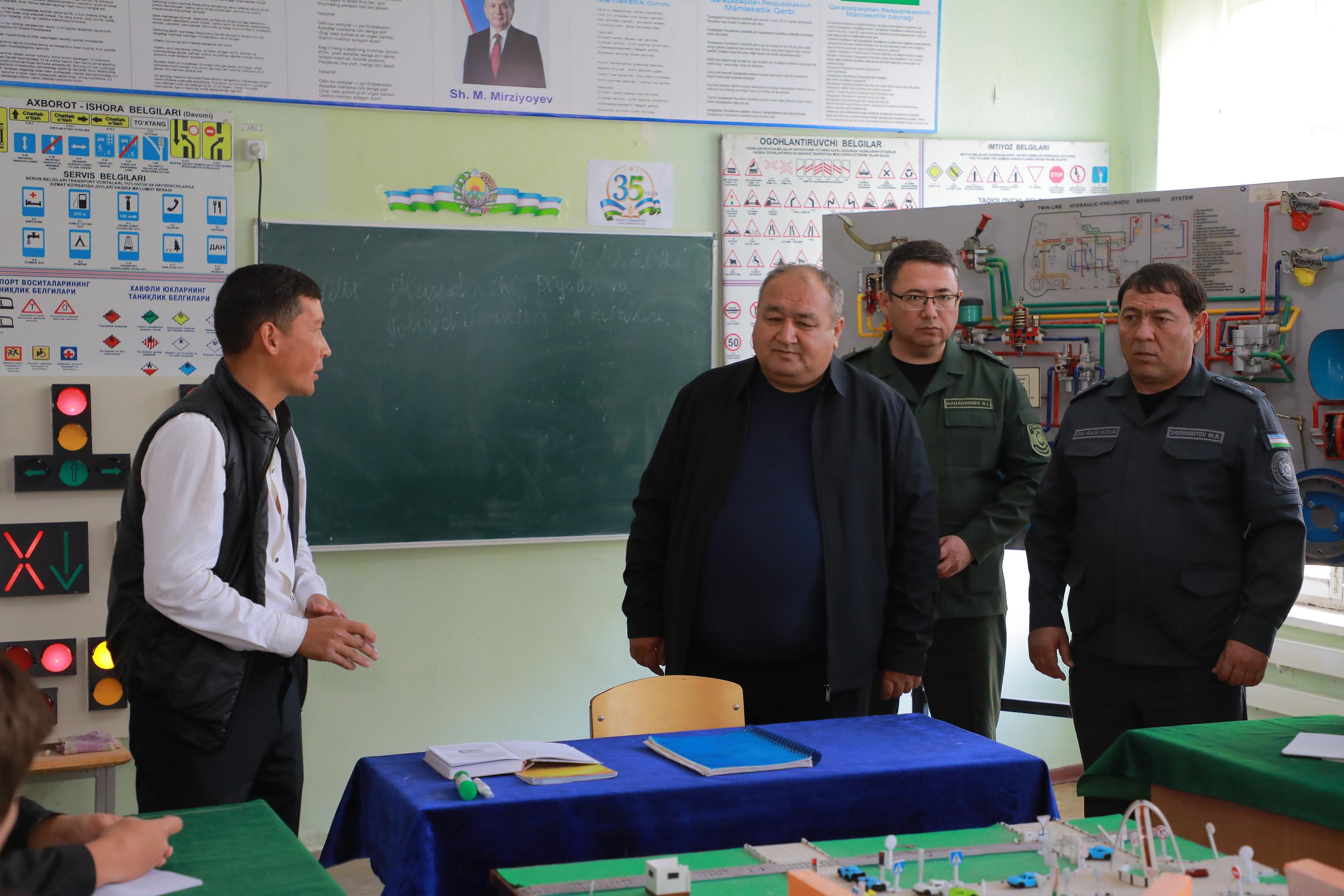 Амударёда ёшларнинг касбий таълими ва бандлиги масалалари ўрганилди