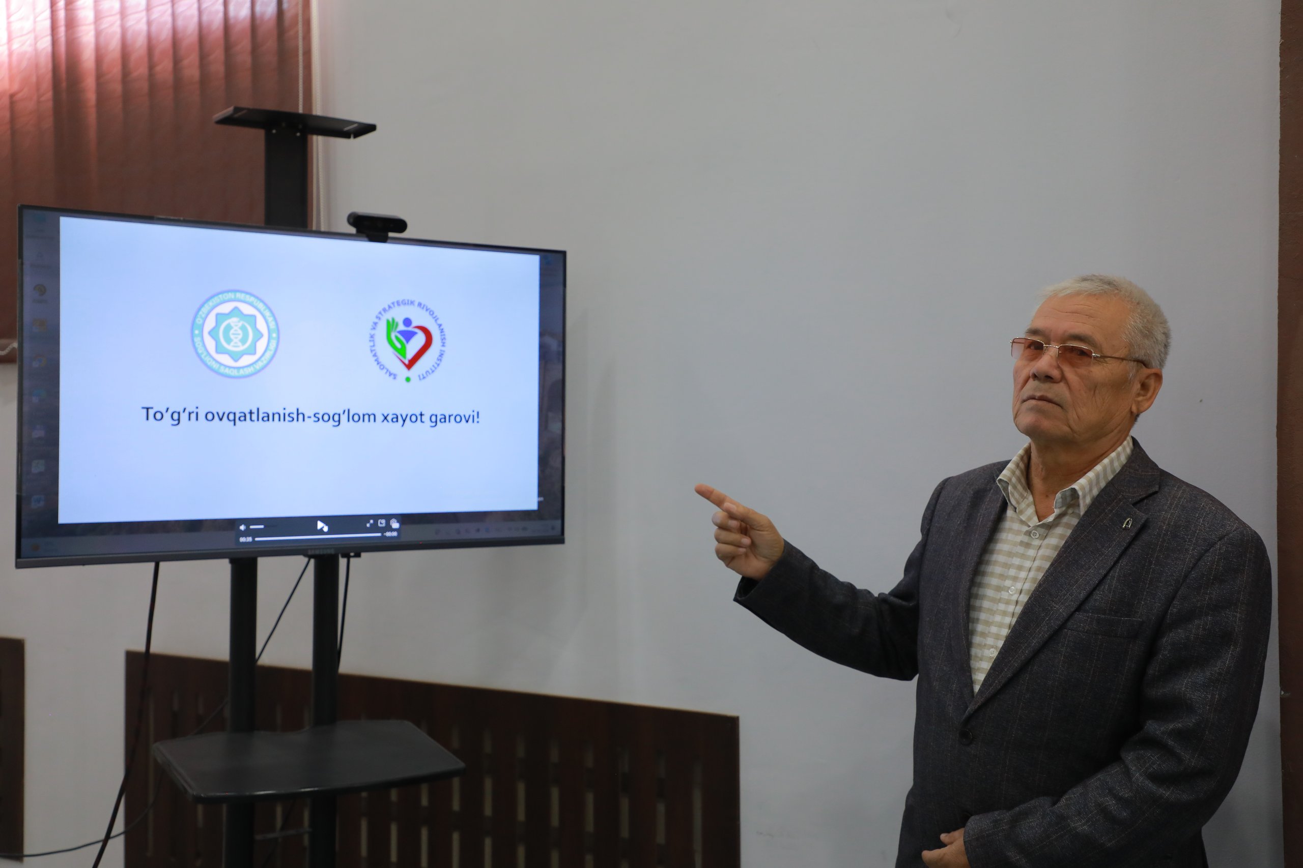 Markaziy poliklinikada reproduktiv salomatlik boʻyicha targʻibot tadbiri oʻtkazildi