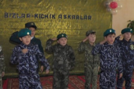 "Bizlar - kichik askarlar" (video)