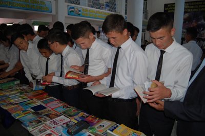 Akademik litseyda “Ommaviy kitobxonlik oyligi” tadbiri oʻtka
