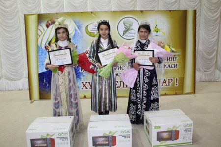 Nilufar Navoiy asarlari bilimdoni