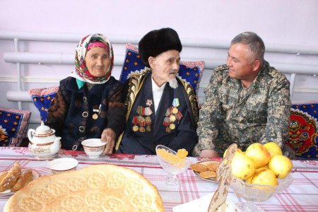 Мудофаа бўлими бошлиғи уруш фахрийлари хонадонига ташриф бую
