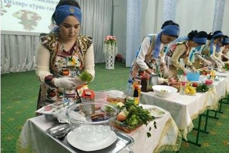 МАКТАБГАЧА ТАЪЛИМ ТАШКИЛОТИ ТАРБИЯЧИЛАРИНИНГ “БАЛЛИ, ҚИЗЛАР!