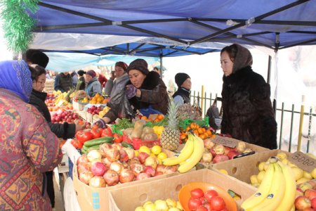 Mangʻit dehqon bozori hududida Yangi yil munosabati bilan sa