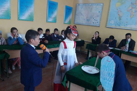 MAKTABDA RUS TILI KEChASI OʻTKAZILDI