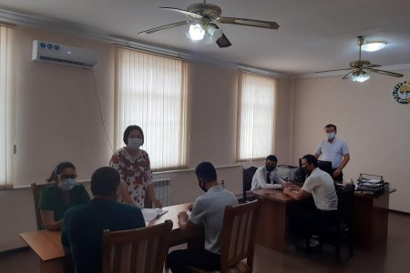 ЖИНОЯТ ИШЛАPИ БЎЙИЧА ТУМАН СУДИДА СЕМИНАP ЎТКАЗИЛДИ: УНДА ҲУҚУҚШУНОСЛАP ТИЗИМ ФАОЛИЯТИГА ОИД ЯНГИЛИКЛАP БИЛАН ЯҚИНДАН ТАНИШДИЛАP