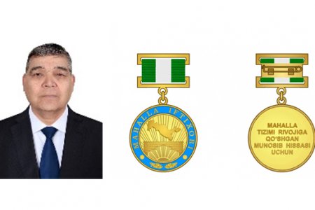 RUSTAM ROʻZMETOV “MAHALLA IFTIXORI” KOʻKRAK NIShONI BILAN TA